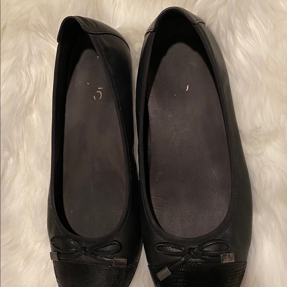 Vionic Leather Flats - Picture 3 of 5